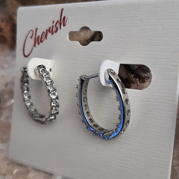 Cherish Jewelry Earrings Silver Tone. - Picture 3 of 4